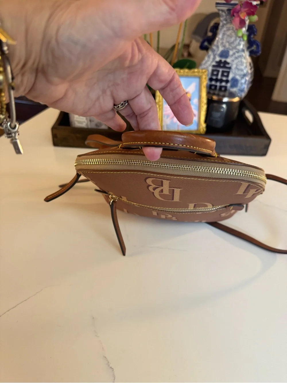Dooney & Bourke adorable dooney
